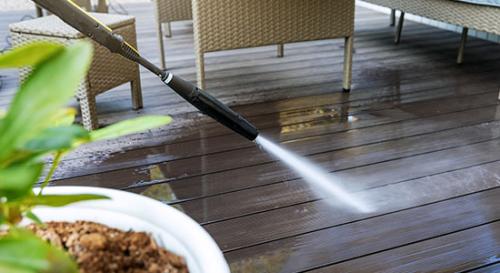 Pressure cleaning wooden deck